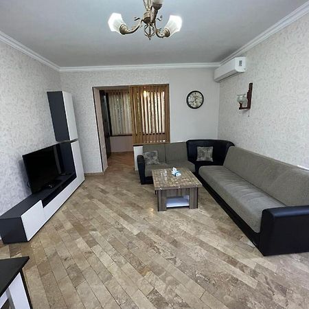 Apartment In Yerevan On Abovyan Street,Centre Bagian luar foto