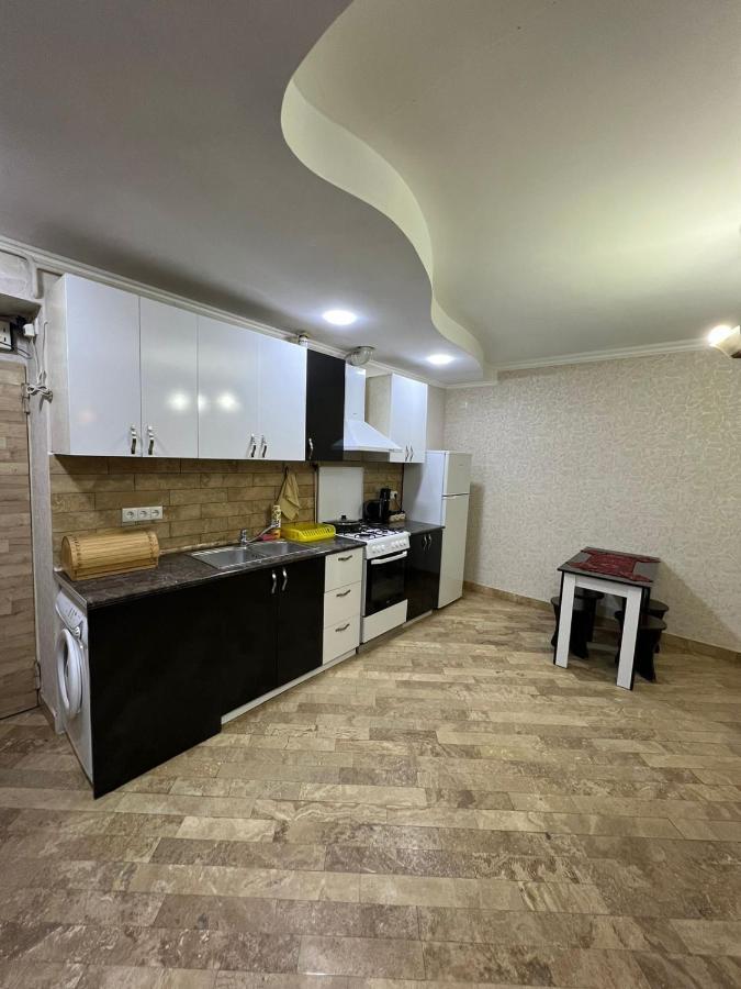 Apartment In Yerevan On Abovyan Street,Centre Bagian luar foto